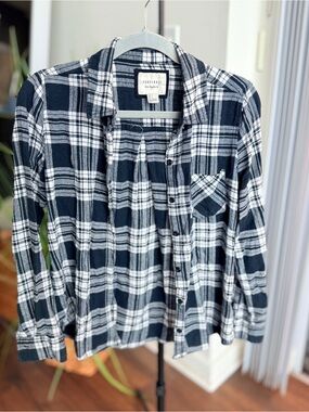 Forever 21 Black and White Plaid Button-Up Shirt
